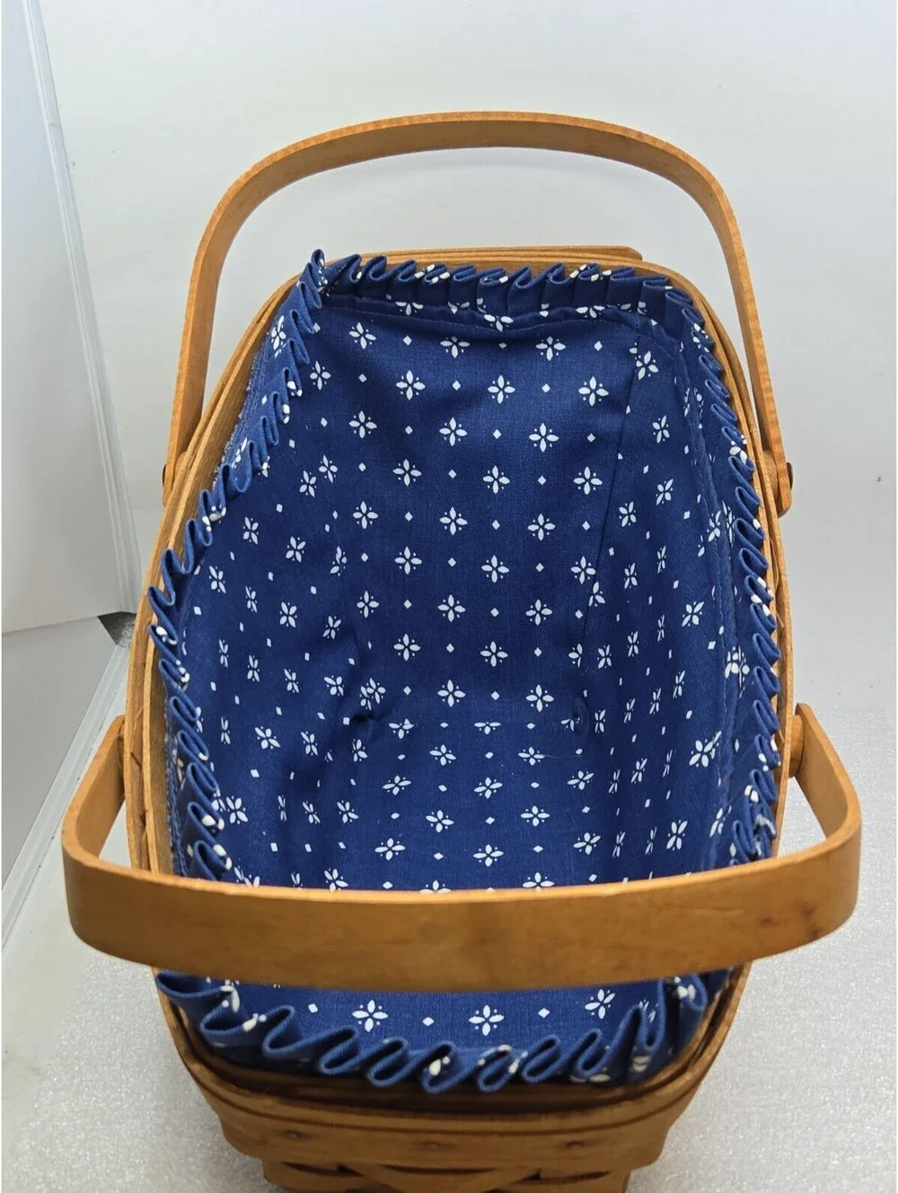 1990 LONGABERGER Medium Vegetable Basket w/Handles & Blue Fabric Liner No Insert